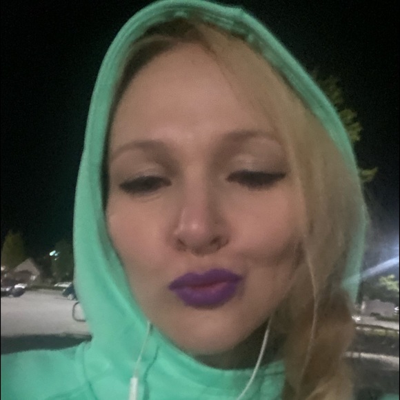 Meet your Posher, Angela - Picture 5 of 16